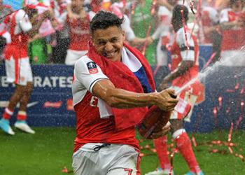 آرسنال يحاول إغراء سانشيز مالي ا