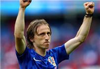 شارة القيادة اختيار مودريتش قائد ا للمنتخب الكرواتي خلف ا للمعتزل سرنا