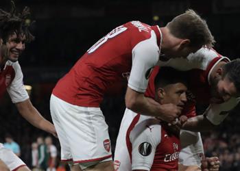 النني ضمن المرشحين لجائزة الأفضل أمام كولون