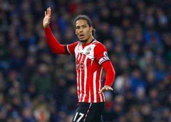 فان ديك يطلب مغادرة ساوثهامبتون رسمي ا ويصدر بيان ا لتوضيح الأمر