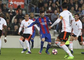 تاكتيكس لاعبو برشلونة مستاؤون من طريقة 3 4 3