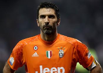 تصريحات بوفون أنا لست أبدي ا والعام الحالي قد يكون الأخير لي كلاعب