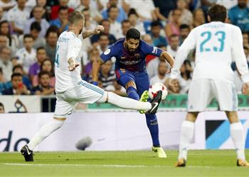 رسمي ا برشلونة يعلن مدة غياب سواريز وبيكيه