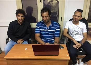 نجم الأهلي يهنئ شقيقه بالانتقال للزمالك