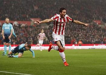 م حترفين بالفيديو رمضان يشارك بديلا ويساهم في فوز ستوك سيتي على سوانزي بثلاثية مقابل هدف