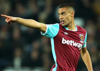 أخبار وست هام لا ينوي طرح هدف إيفرتون للبيع