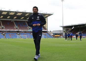 بيوليس يدفع بحجازي أساسي ا أمام بيرنلي