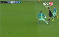 تحكيم بطولات قرار الحكم صحيح بعدم إحتساب ركلة جزاء ضد بيكيه