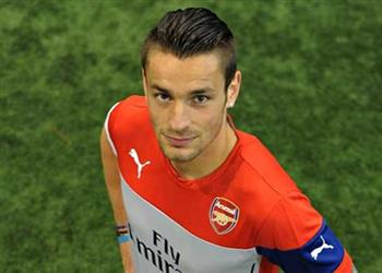 ناد تركي يريد ضم ظهير آرسنال