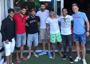 استهتار ميسي ونجوم برشلونة يثير استياء الإدارة