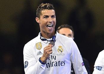 تصريحات جيرارد رونالدو يستحق الكرة الذهبية الخامسة