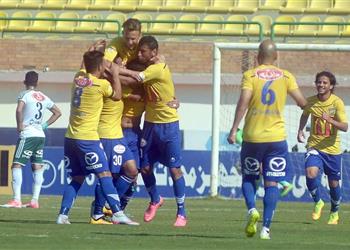 بسبب مرض والده طنطا يؤجل المفاوضات مع مهاجم الأهلي السابق