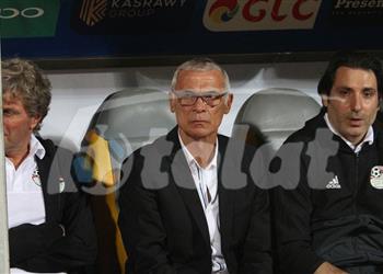 لاعب الأهلي السابق يشيد بـ كوبر ويشبهه بالجوهري