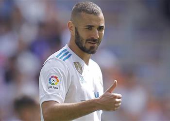 بنزيما يعلق على مستوى مبابي ورحيل نيمار