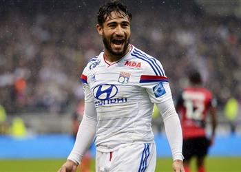 رئيس ليون يعلق على منافسة برشلونة وريال مدريد لضم فقير