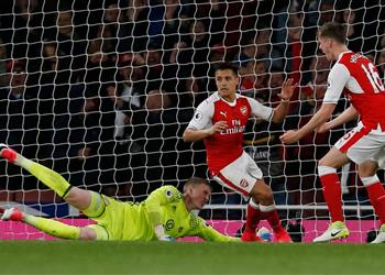 م حترفين في غياب متواصل للنني سانشيز كالعالدة يقود آرسنال لعبور سندرلاند بسهولة