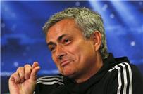 مذبحة مورينيو المدرب الجديد لمانشستر يونايتد يرغب في رحيل 13 لاعب