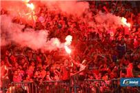 جماهير الأهلي تؤازر اللاعبين قبل مباراة الزمالك