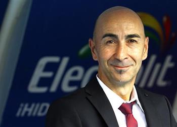 مدرب لاس بالماس نملك الفرصة للانتصار على برشلونة