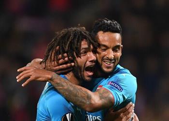 النني على مقاعد بدلاء أرسنال أمام برايتون