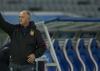 سكولاري يؤكد حسم برشلونة صفقته الثالثة