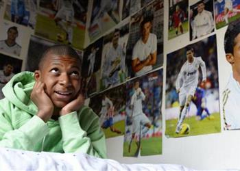 والده يكشف كيف تسبب زيدان فى ابتعاد مبابي عن ريال مدريد