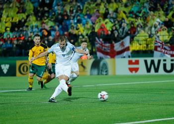 إنجلترا تعبر ليتوانيا بهدف وسلوفينيا ت سقط اسكتلندا في فخ التعادل