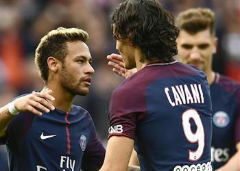 ماذا قال كافاني عن إمكانية فوز نيمار بالكرة الذهبية