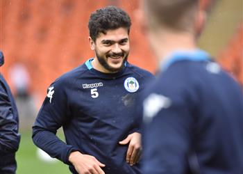 سام مرسي يشارك في انتصار ويجان على بلاكبول