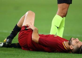 صحيفة إيطالية تتوقع مدة غياب مدافع روما