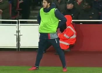 م حترفين النني يغيب ورمضان يشارك بديلا في إنتصار الصدارة المؤقتة لآرسنال على ستوك سيتي