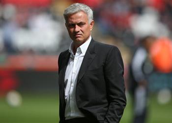 مدرب برشلونة السابق قد يخلف مورينيو في مانشستر يونايتد