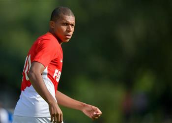 تقارير الميركاتو برشلونة يفاجيء ريال مدريد بمفاوضات مع مبابي