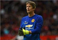 فان دير سار يختار تشكيلته السداسية المثالية