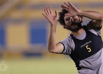 حسام غالي أساسي ا مع النصر لمواجهة الهلال في الديربي