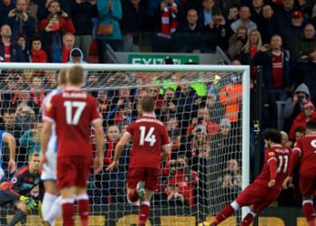 بالفيديو محمد صلاح يهدر ركلة جزاء أمام هدرسفيلد