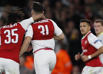 فيديو انقسام بين جماهير أرسنال على أداء النني أمام كولن