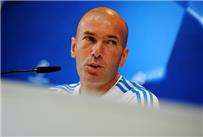 زيدان سعيد وقلق في نفس الوقت بسبب نهائي الأبطال وسيموني من أفضل مدربي العالم