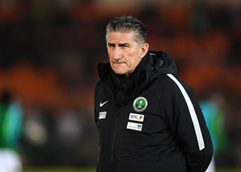 رسمي ا إقالة باوزا من تدريب المنتخب السعودي