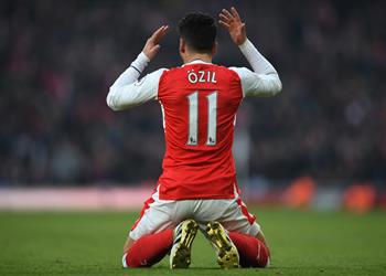 آرسنال يغري برشلونة بأوزيل للانسحاب من صفقة جورتيسكا