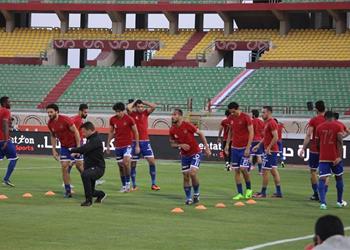 مجلس الأهلي يؤازر اللاعبين قبل مواجهة المقاصة