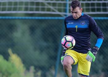 محترفين الحضري أساسي ا مع التعاون في مواجهة الباطن