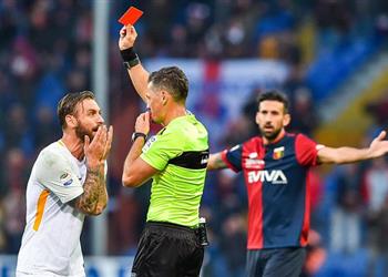 دي روسي يعتذر عن تصرفه العدواني ضد لاعب جنوى