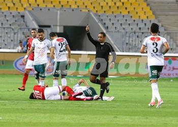 مخاوف في الاهلى من حكم مواجهة المصري