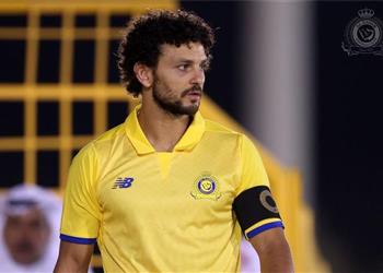 م حترفين حسام غالي أساسي ا مع النصر أمام الفتح في الدوري السعودي