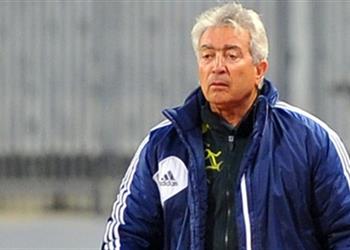 رسمي ا حلمي طولان مدير ا فني ا لطلائع الجيش