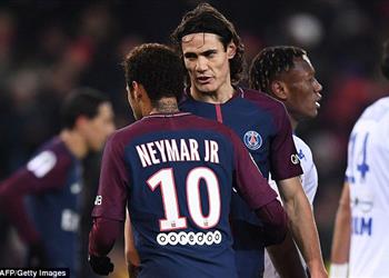 مدرب ولاعبو باريس سان جيرمان يعلقون على تصرف نيمار مع كافاني