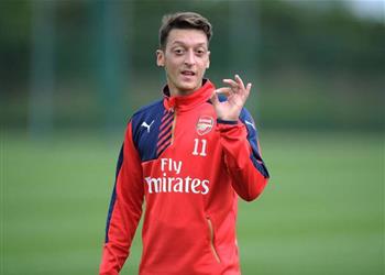برشلونة يعرض لاعبه على أرسنال لضم أوزيل