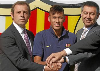 قضية نيمار وبرشلونة قاض إسباني ي عيد فتح قضية الضرائب في صفقة إنتقال نيمار إلى برشلونة ويطلب رئيس برشلونة السابق والحالي للتحقيق