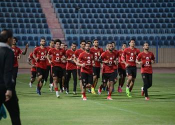 أساسيو الأهلي يؤدون تدريبات استشفائية